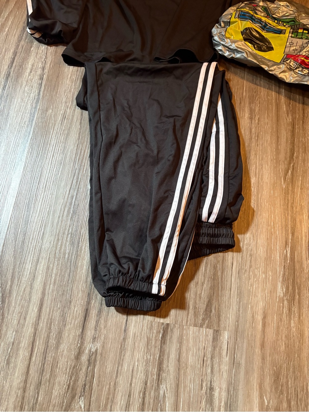 DJ Kids Black Hip-Hop Track Jacket & Pants Costume Set with Accessories - Picture 6 of 6